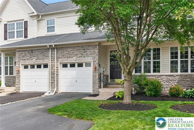 1071 King Way, Upper Macungie Twp, PA 18031