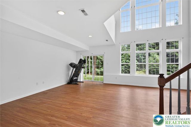 1071 King Way, Upper Macungie Twp, PA 18031