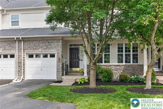 1071 King Way, Upper Macungie Twp, PA 18031