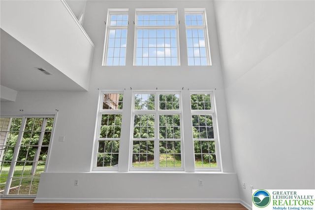 1071 King Way, Upper Macungie Twp, PA 18031