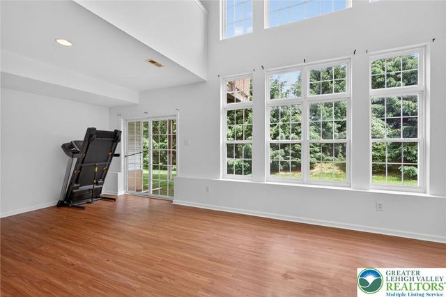 1071 King Way, Upper Macungie Twp, PA 18031