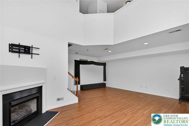 1071 King Way, Upper Macungie Twp, PA 18031