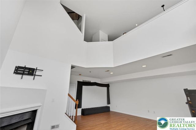 1071 King Way, Upper Macungie Twp, PA 18031
