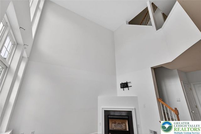 1071 King Way, Upper Macungie Twp, PA 18031