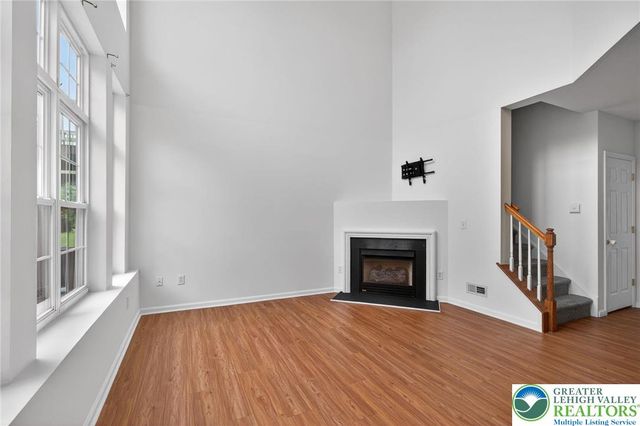 1071 King Way, Upper Macungie Twp, PA 18031