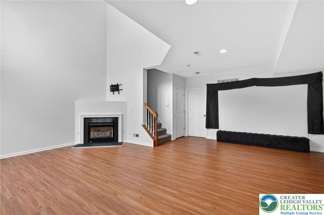 1071 King Way, Upper Macungie Twp, PA 18031
