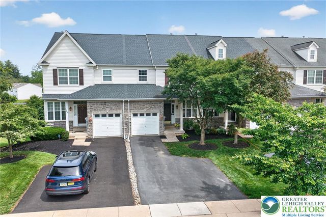 1071 King Way, Upper Macungie Twp, PA 18031