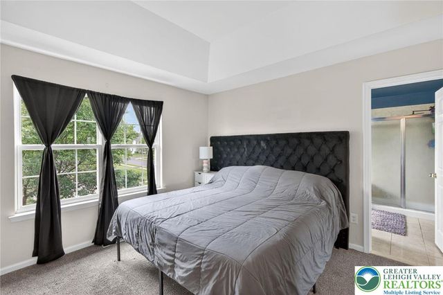 1071 King Way, Upper Macungie Twp, PA 18031