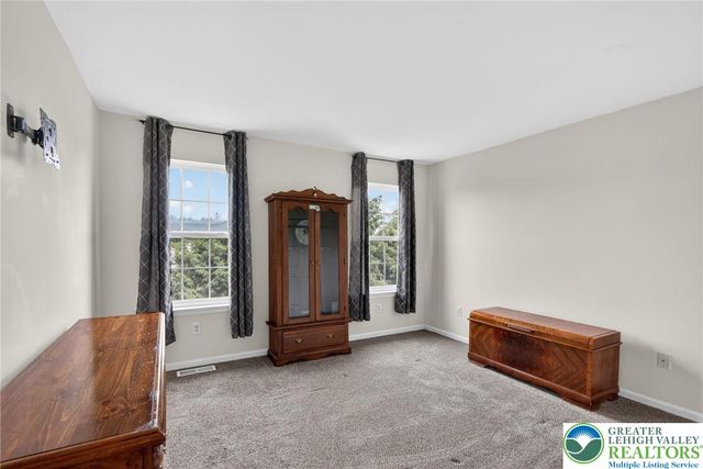1071 King Way, Upper Macungie Twp, PA 18031