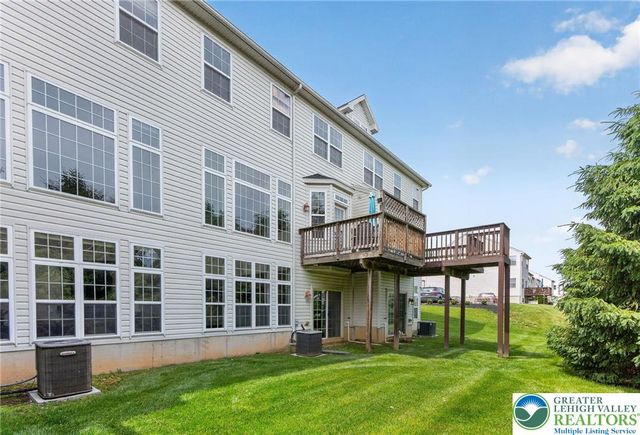 1071 King Way, Upper Macungie Twp, PA 18031