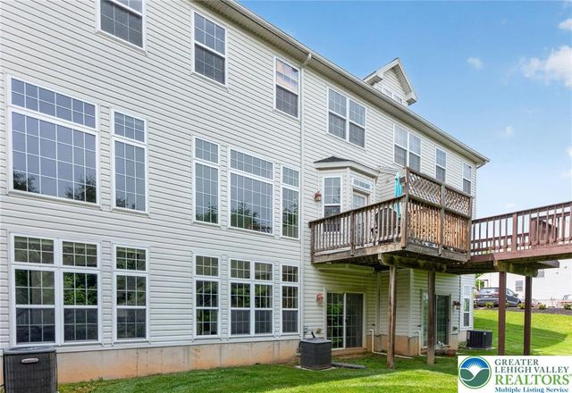 1071 King Way, Upper Macungie Twp, PA 18031