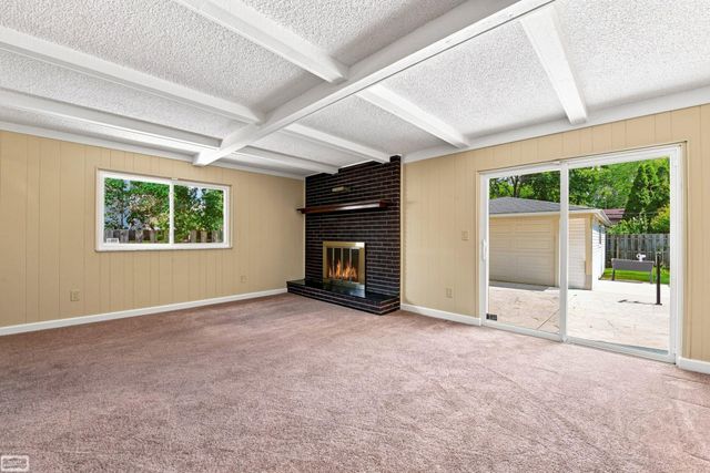 30648 Calahan Street, Roseville, MI 48066