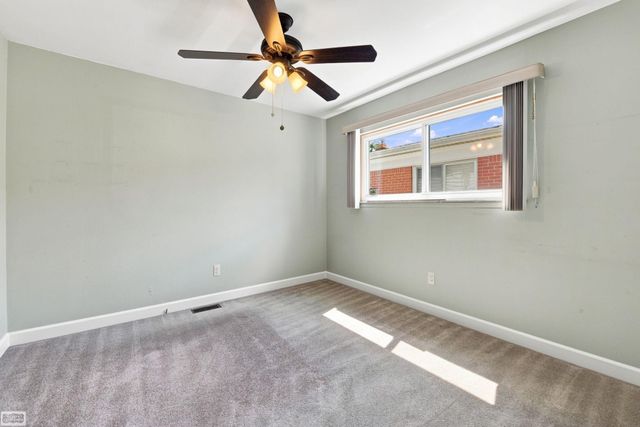 30648 Calahan Street, Roseville, MI 48066