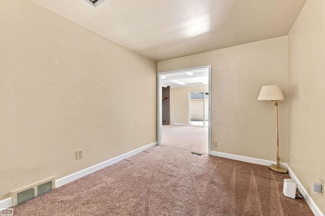 30648 Calahan Street, Roseville, MI 48066