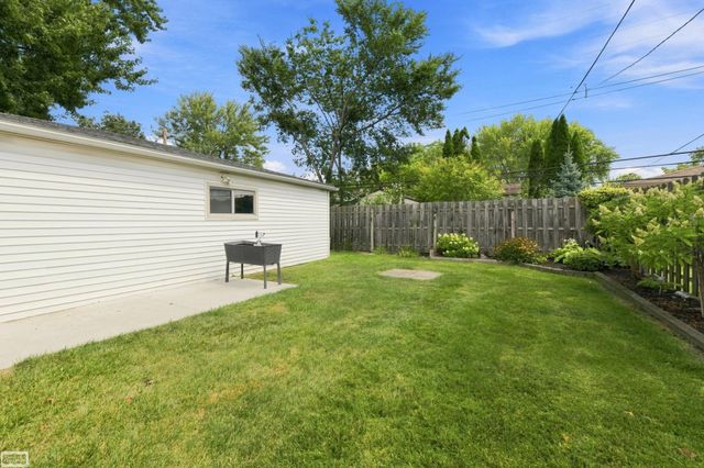 30648 Calahan Street, Roseville, MI 48066