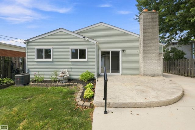 30648 Calahan Street, Roseville, MI 48066