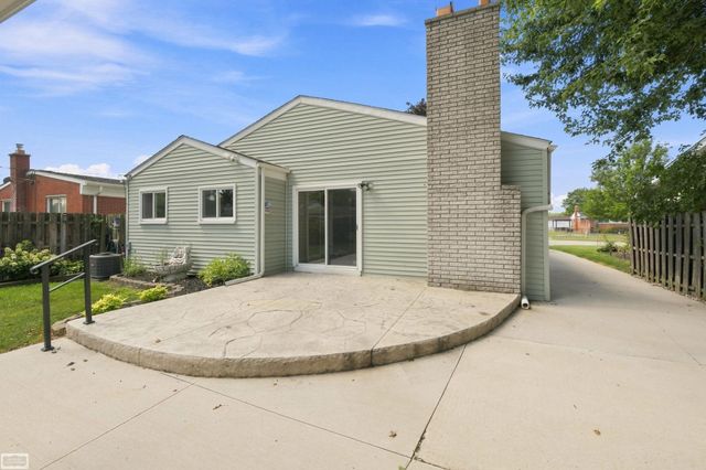 30648 Calahan Street, Roseville, MI 48066