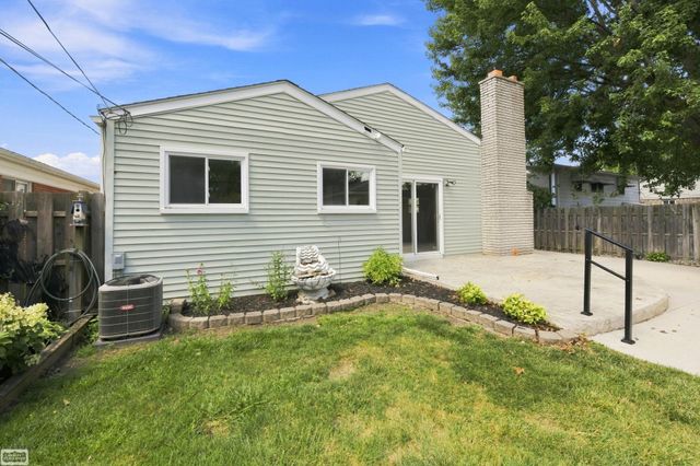 30648 Calahan Street, Roseville, MI 48066