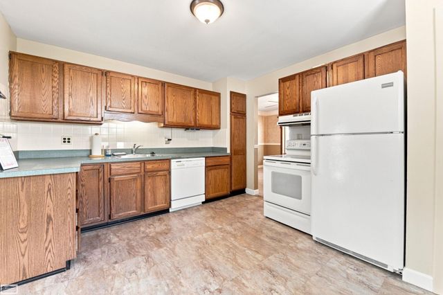 30648 Calahan Street, Roseville, MI 48066