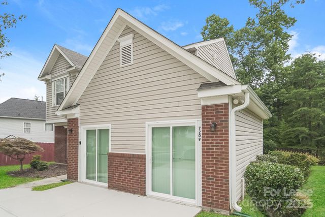 7209 Emden Court, Charlotte, NC 28213