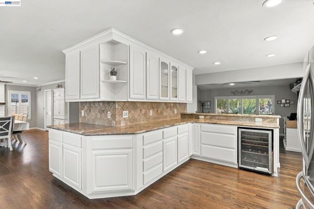 1017 Hatchcover Pl, Manteca, CA 95337
