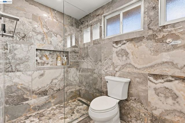 1017 Hatchcover Pl, Manteca, CA 95337