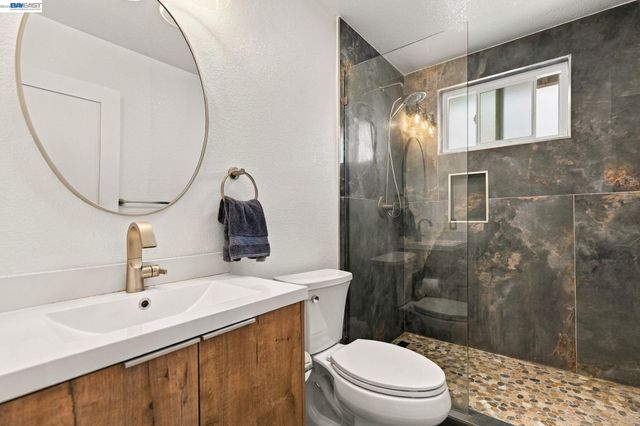 1017 Hatchcover Pl, Manteca, CA 95337