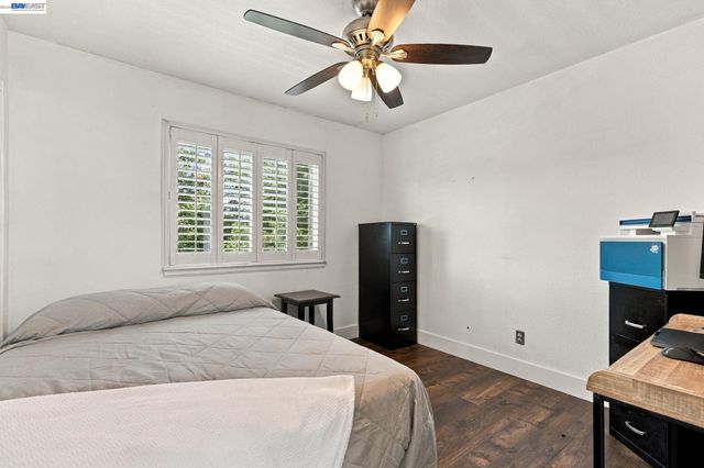 1017 Hatchcover Pl, Manteca, CA 95337