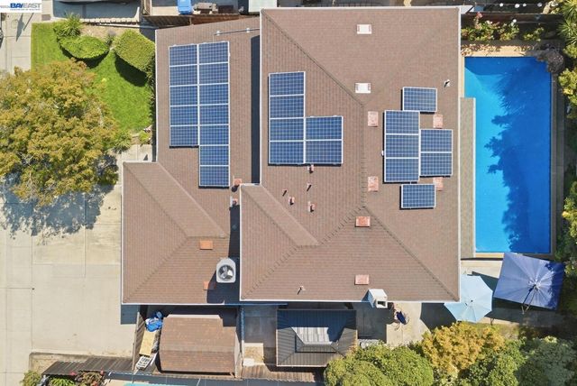 1017 Hatchcover Pl, Manteca, CA 95337