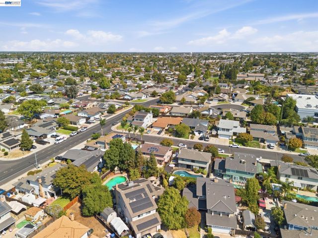 1017 Hatchcover Pl, Manteca, CA 95337
