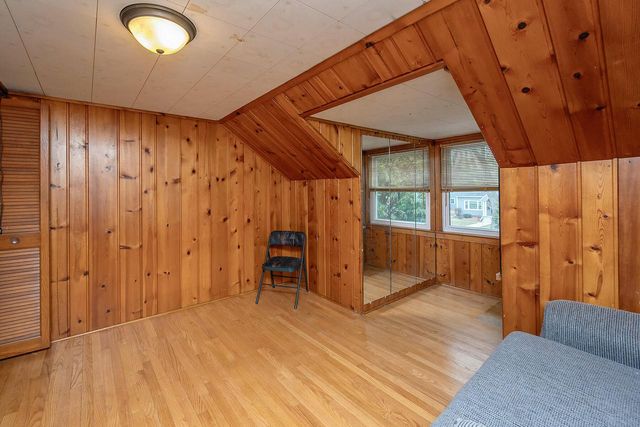 4462 S Lake DRIVE, Cudahy, WI 53110