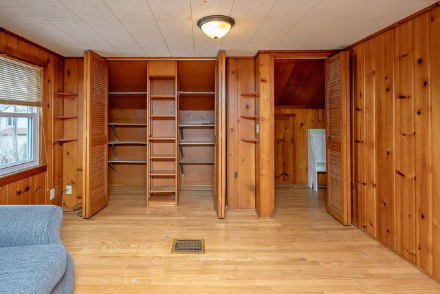 4462 S Lake DRIVE, Cudahy, WI 53110