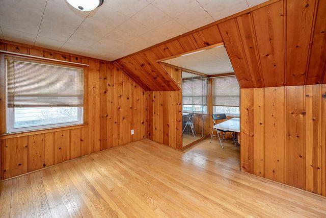 4462 S Lake DRIVE, Cudahy, WI 53110