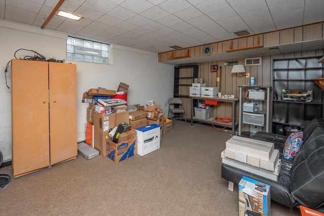 4462 S Lake DRIVE, Cudahy, WI 53110