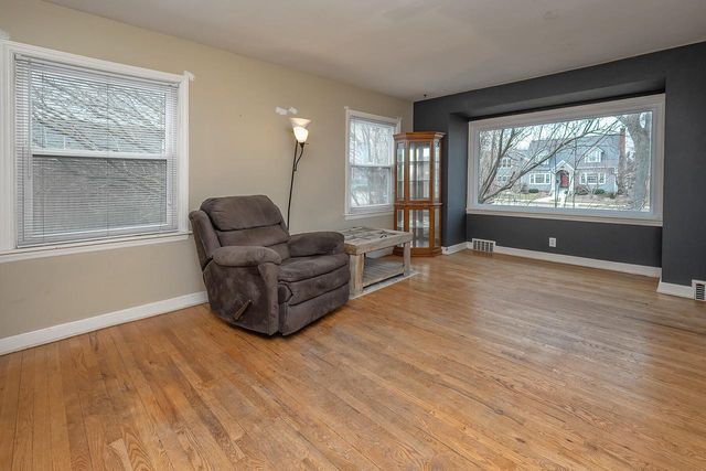 4462 S Lake DRIVE, Cudahy, WI 53110