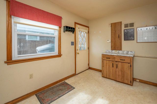 4462 S Lake DRIVE, Cudahy, WI 53110