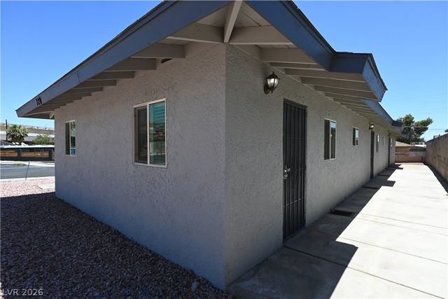 320 North 16th Street 2, Las Vegas, NV 89101