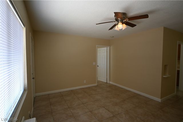 320 North 16th Street 2, Las Vegas, NV 89101