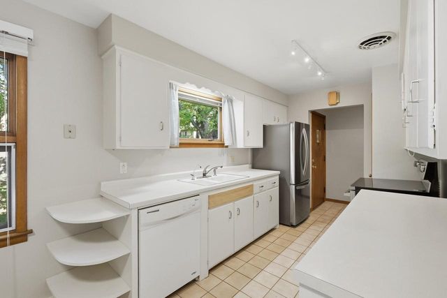 402 E Dean Avenue, Madison, WI 53716