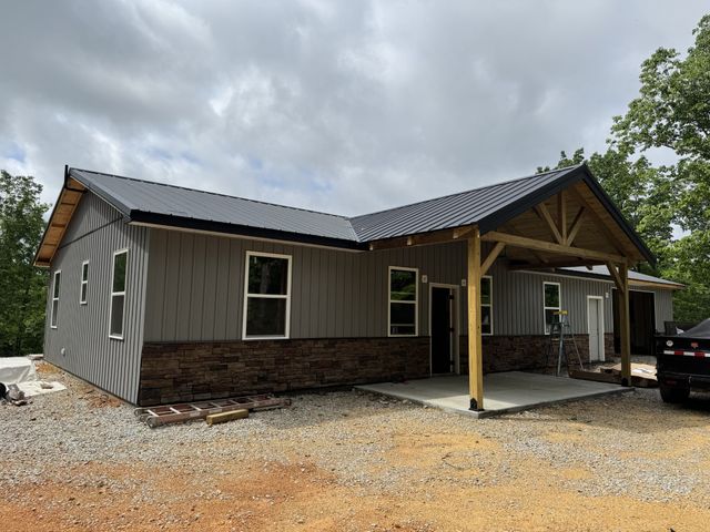 93 Wyatt Lane, Linden, TN 37096