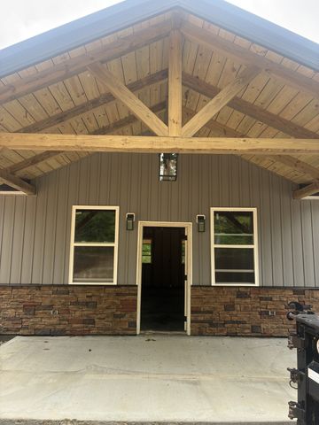 93 Wyatt Lane, Linden, TN 37096