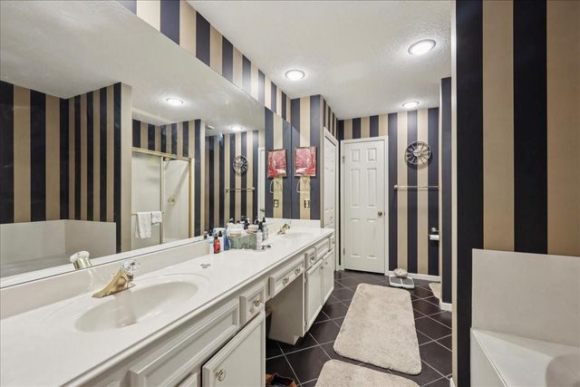 38 Sandelwood Trail, Beaumont, TX 77706