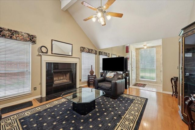 38 Sandelwood Trail, Beaumont, TX 77706