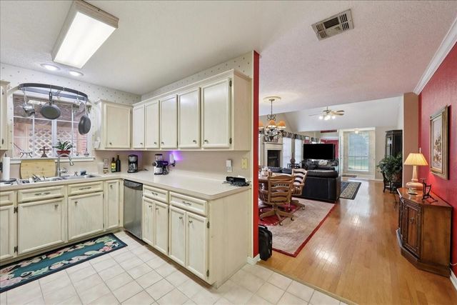 38 Sandelwood Trail, Beaumont, TX 77706