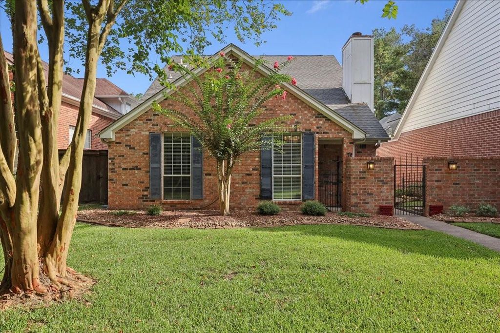 38 Sandelwood Trail, Beaumont, TX 77706