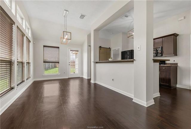 2031 Positano Loop, Bryan, TX 77808