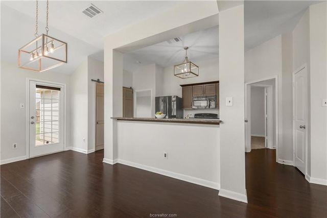 2031 Positano Loop, Bryan, TX 77808