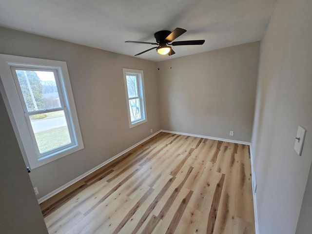 327 E Hunt AVENUE, Twin Lakes, WI 53181