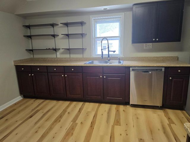 327 E Hunt AVENUE, Twin Lakes, WI 53181