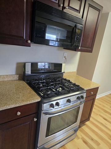 327 E Hunt AVENUE, Twin Lakes, WI 53181